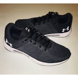 Under Armour Sneakers